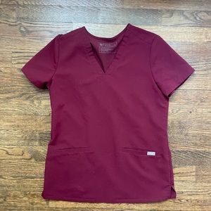 Figs maroon scrub set